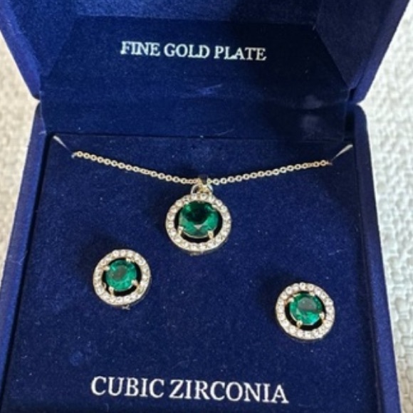 Jewelry - NWT Green silver gold, fine gold plate, cubic zirconia , necklace & earrings